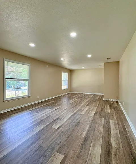 1824 S Fleishel Ave — Photo 2