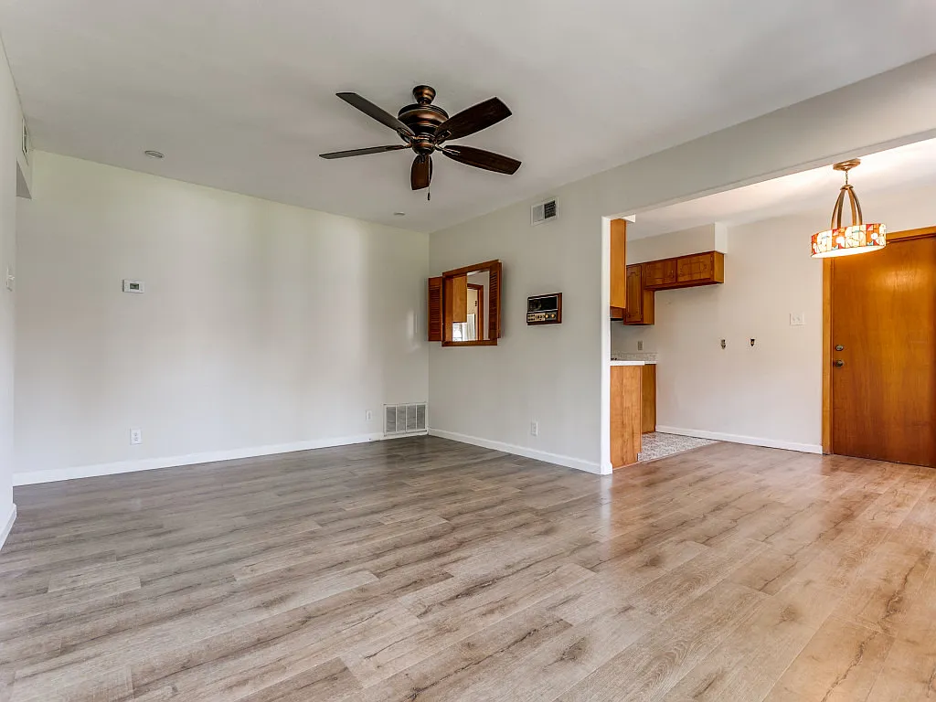 4 bed, 2279 sqft, $2,150 — Photo 4