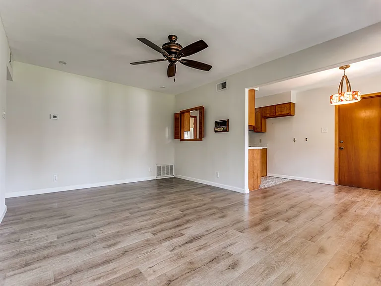 3551 Red Oak Ln — Photo 4