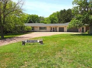 159 Ridgeview Dr, Tabor, SD 57063