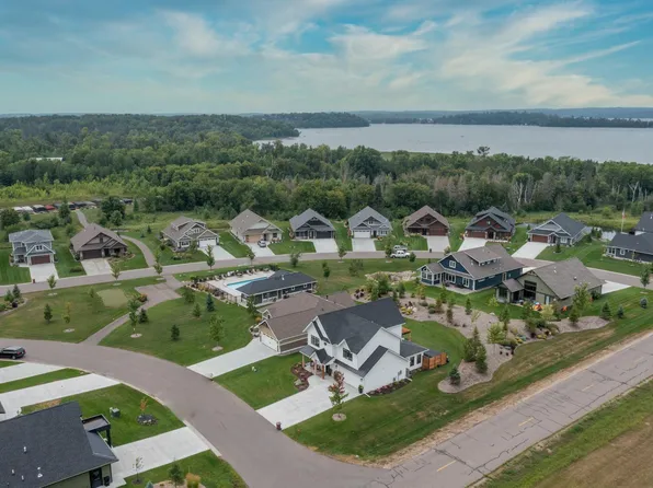 1214 Harbor Pl, East Gull Lake, MN 56401
