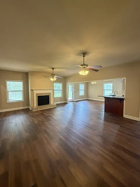 4 bed, 3.5 bath, 3376 sqft, $2,500 — Photo 4