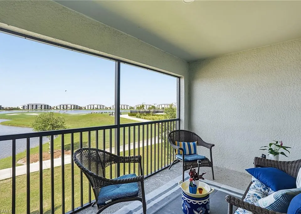 5427 Double Eagle Cir #2824