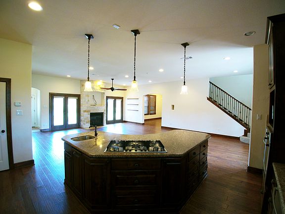 3rd image of 4821 Williams Creek Dr