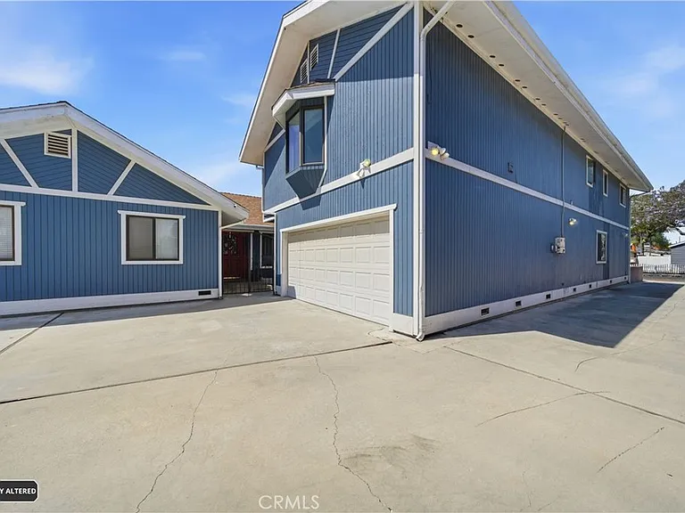 24620 Moon Ave — Photo 32