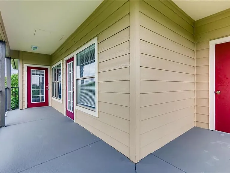 2320 Gracy Farms Ln — Photo 14
