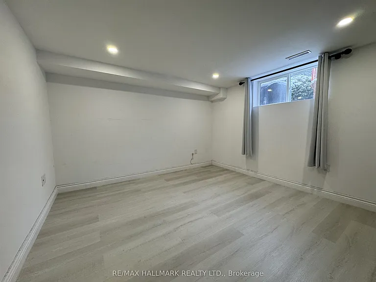 6 Bailey Cres #BASEMENT — Photo 12