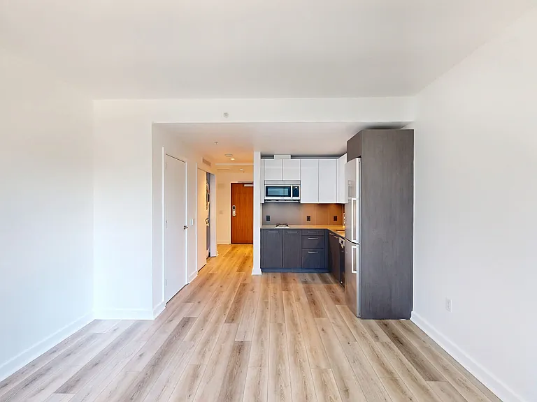 399 Fremont — Photo 74