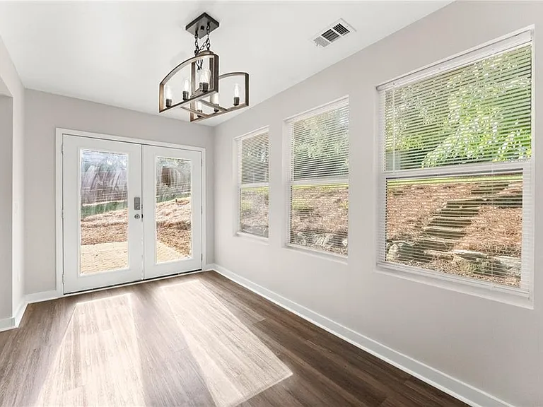2050 Shaffer Rd — Photo 6