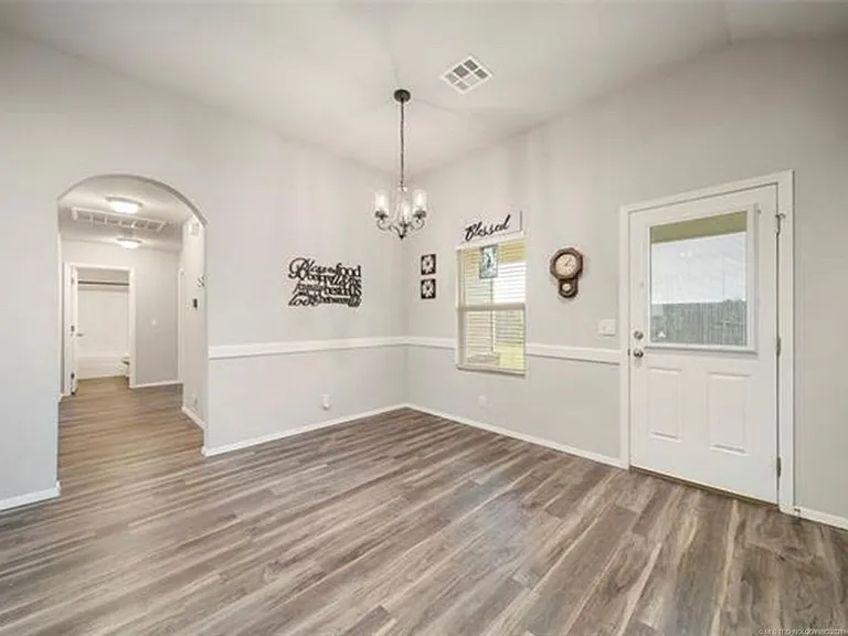 1204 E Quincy St — Photo 10