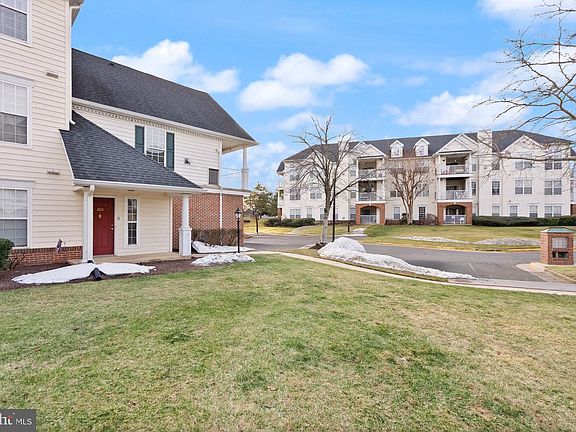4th image of 25240 Lake Shore Sq Unit 200