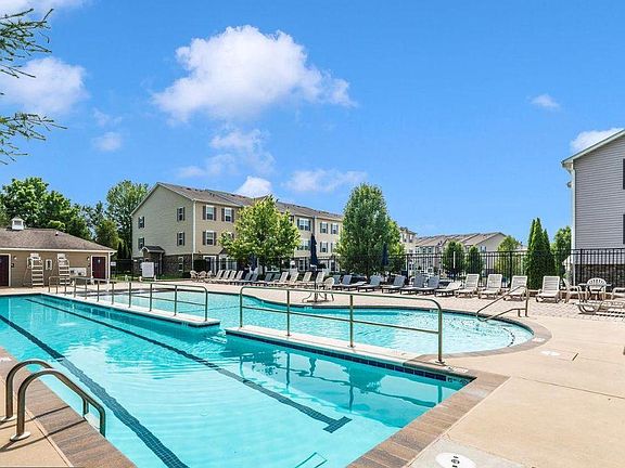 4th image of 6515 Dundee Dr Unit 240