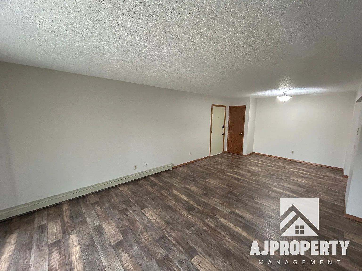 1300 E Keystone Dr — Photo 4