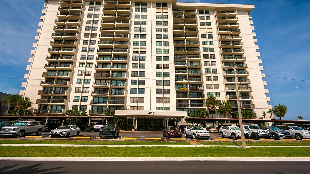2 bed, 2.0 bath, 1390 sqft, $2,300 — Photo 2