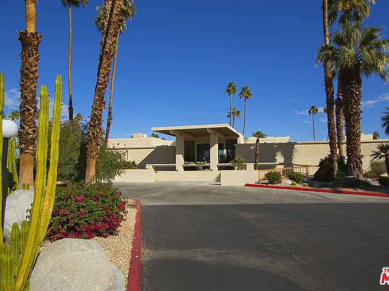 501 Desert Lakes Cir — Photo 47