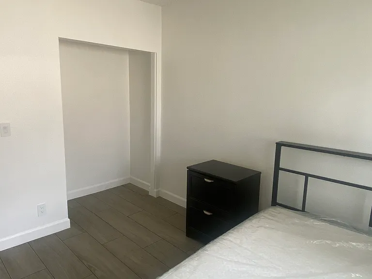 155 S Wilmington Ave — Photo 4