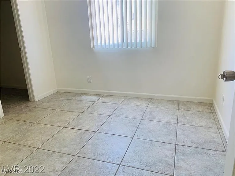 501 Slayton Dr — Photo 14