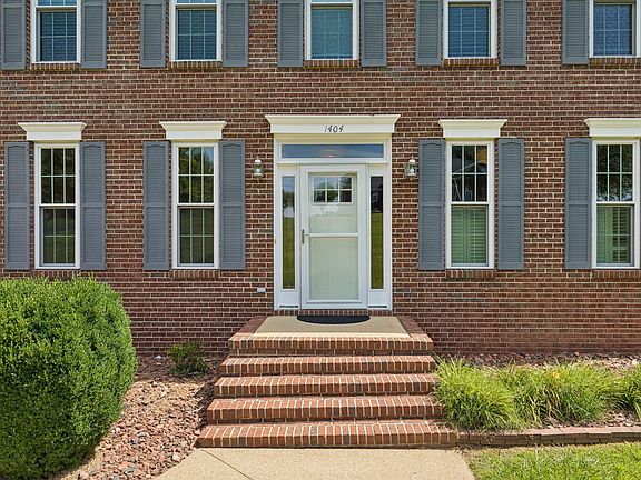 5th image of 1404 Brook Dr