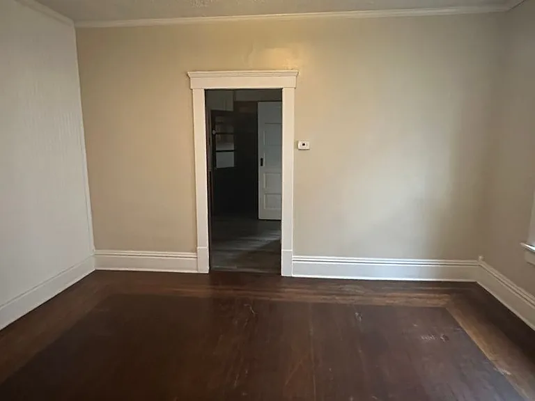 202 Westwood Ave — Photo 3