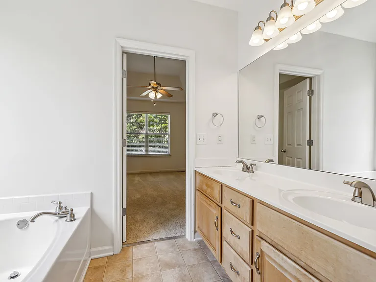 4012 Kristen St — Photo 10