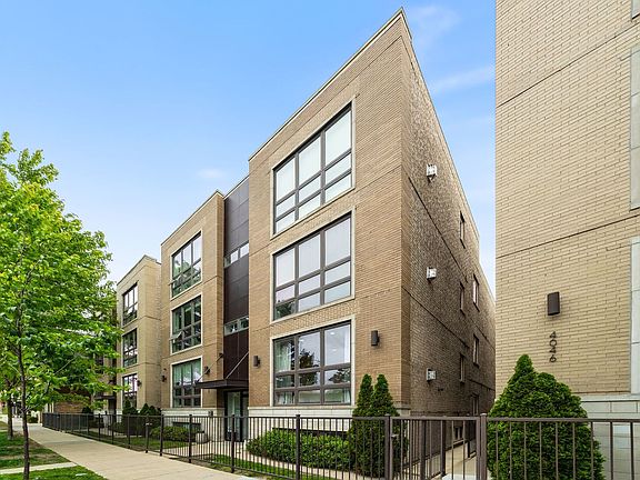 2nd image of 4042 N Western Ave APT 1N