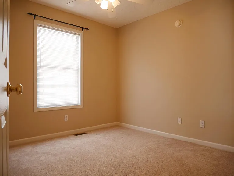 2617 E Oaklawn Ct — Photo 9