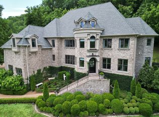 1060 Natchez Valley Ln, Franklin, TN 37064