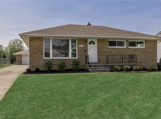 23614 S Frontenac Dr, Warrensville Heights, OH