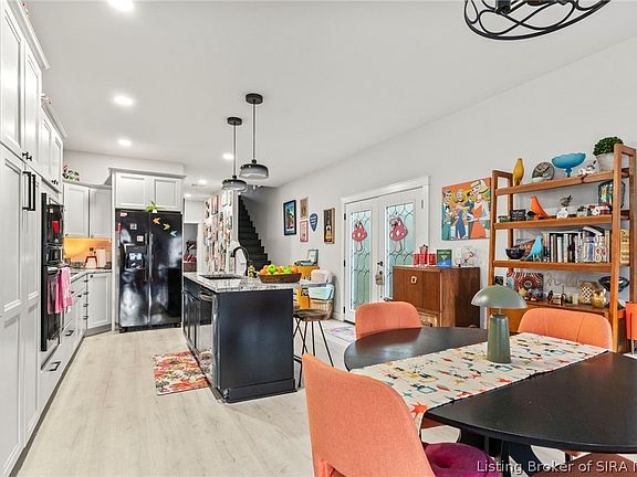 5th image of 718 W Third Street