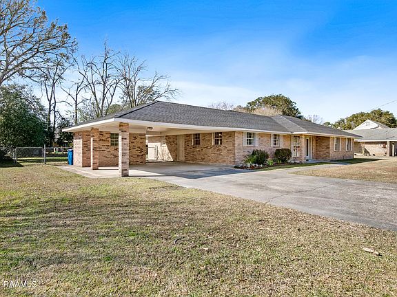 3rd image of 310 Alice Dr