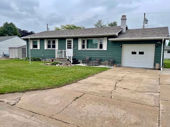 213 E Davis Ave, Oneill, NE 68763