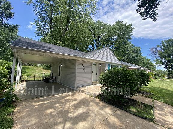 5th image of 1705 Clover Ln
