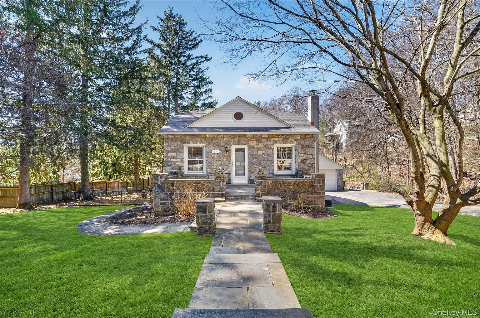 17 Hillside Terrace photo 1
