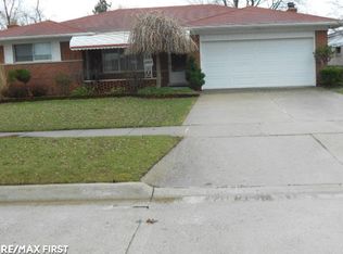 13132 S Cromie Dr, Warren, MI 48088