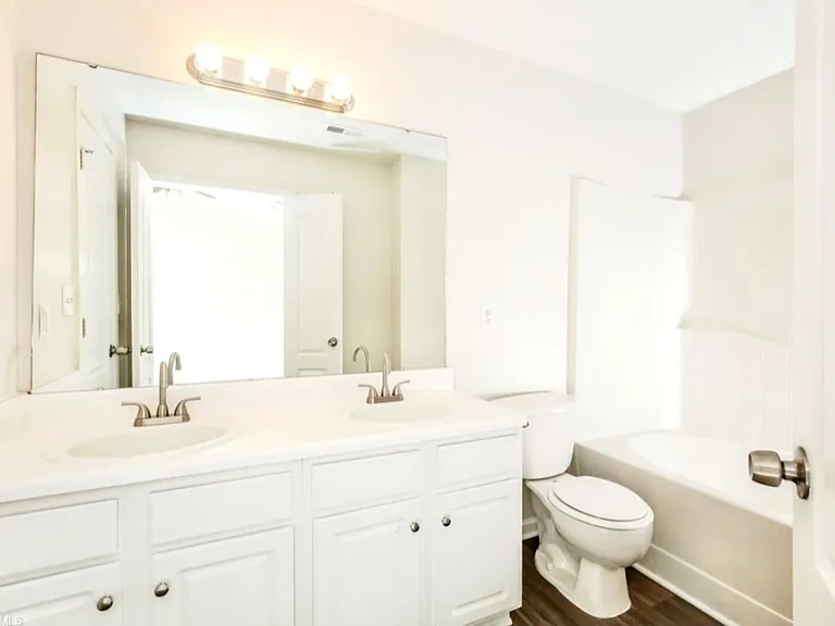 3956 Elizabeth Glen Way — Photo 8