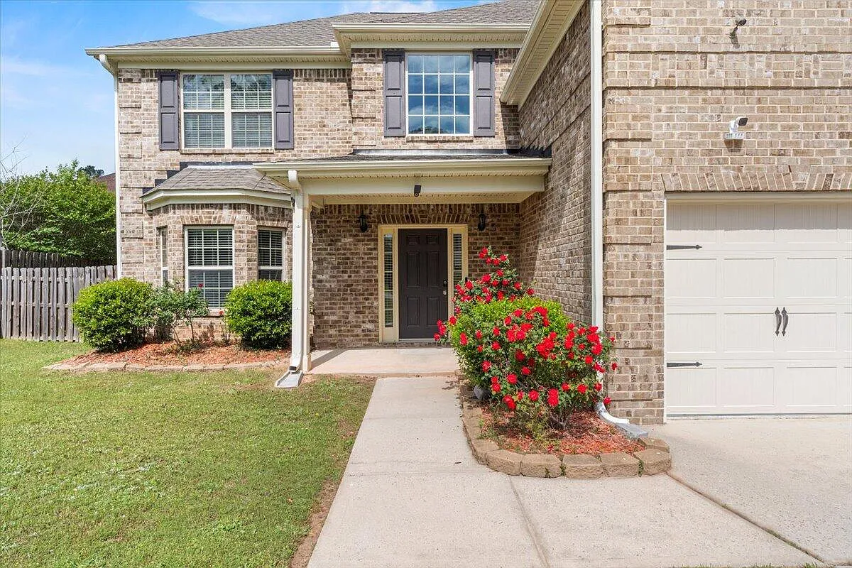 4 bed, 2.5 bath, 2990 sqft, $5,600 — Photo 4
