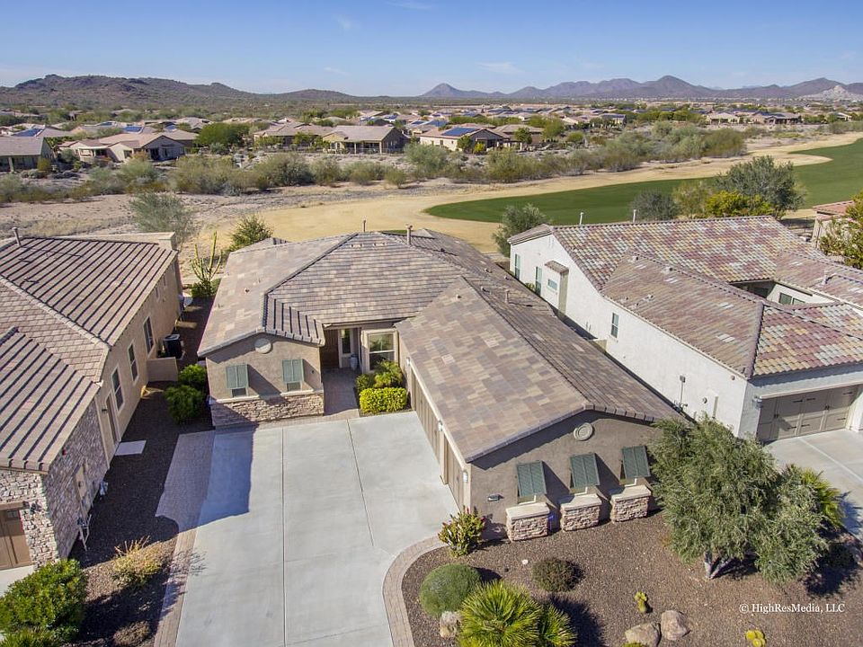 1_Libertas with 3-Car Garage on Golf Cou