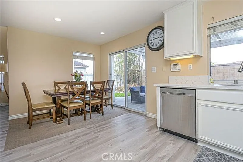 3 bed, 3.0 bath, $4,150 — Photo 4