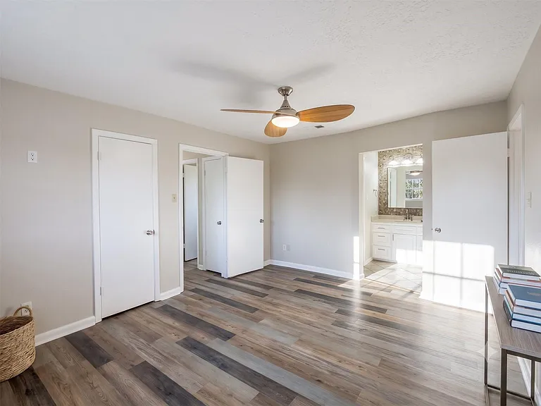 302 Morningside Dr — Photo 12