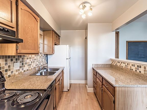 3rd image of 917 Madison St APT 105