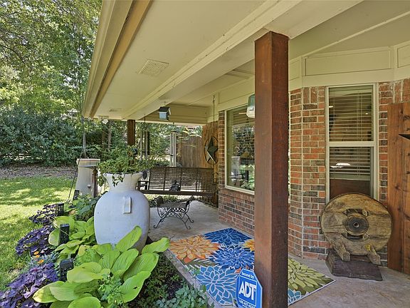 3rd image of 2941 Harvest Hill Dr