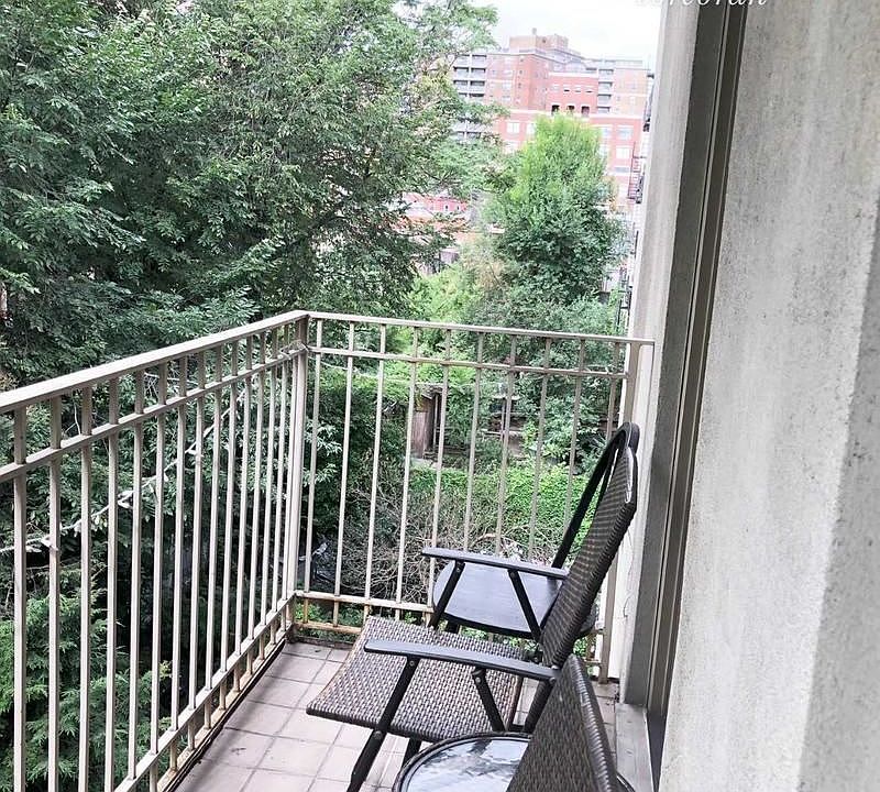 1st image of 528 E 6th St APT 5B