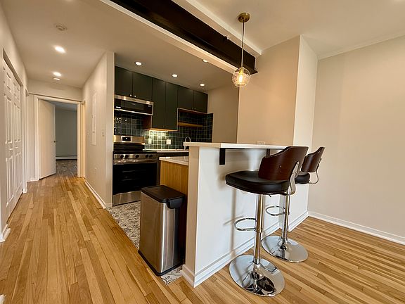 4th image of 225-227 Coolidge Ave #211