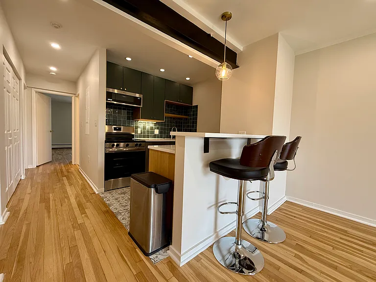 225-227 Coolidge Ave #211 — Photo 4