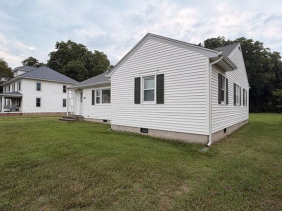 4th image of 3097 Main St