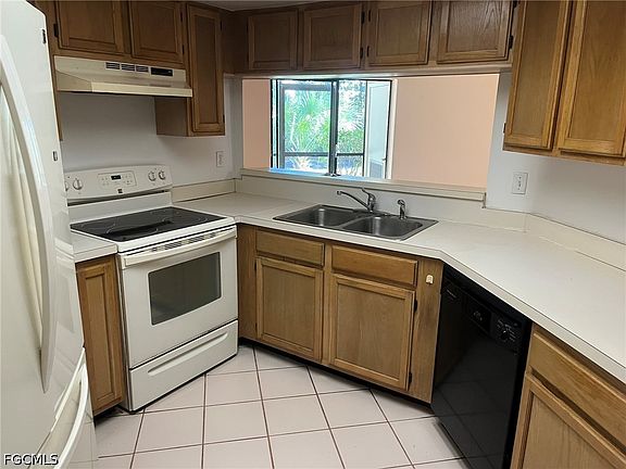 4th image of 9627 Eaton Gardens Ln APT 103