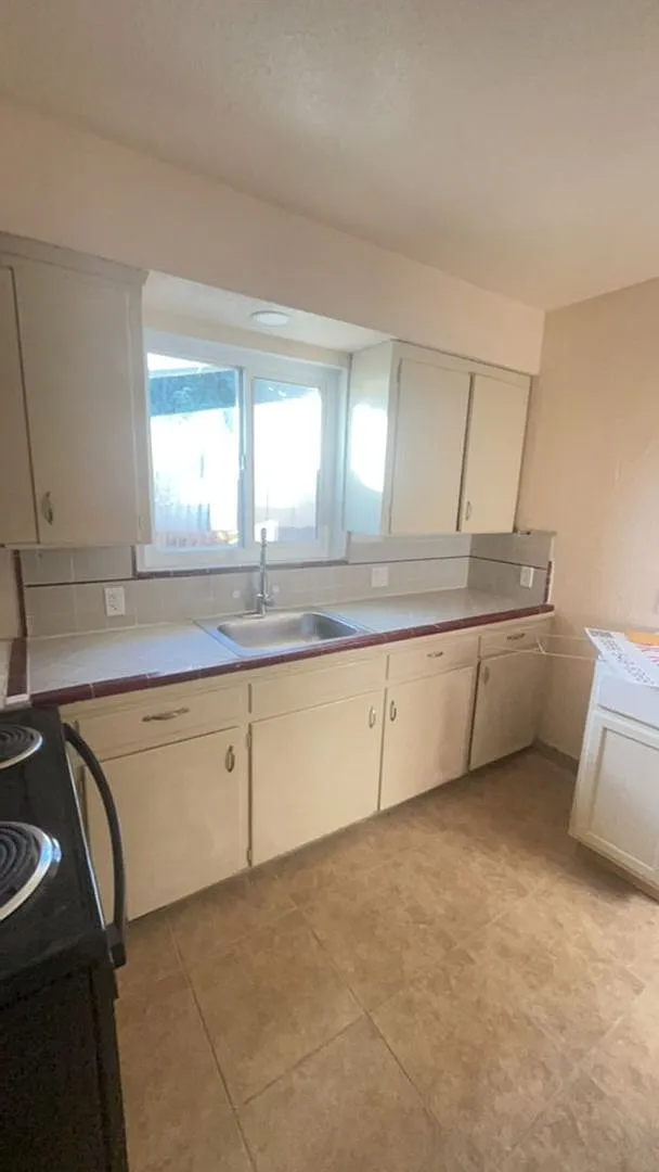 6033 S. Juanche Ave. — Photo 4