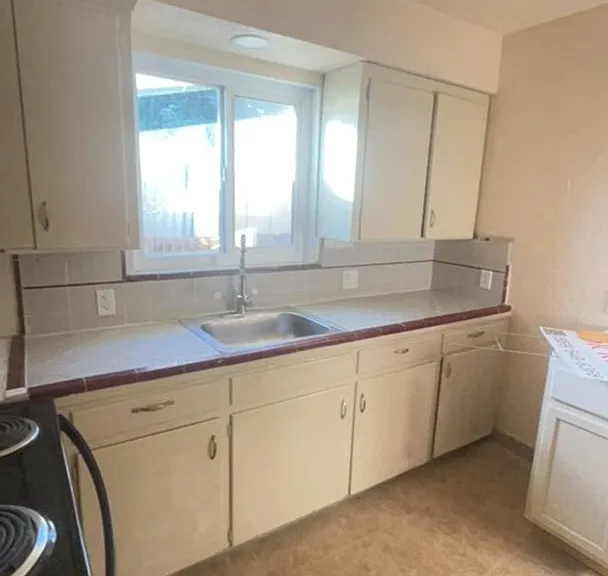 6033 Juanche Ave. — Photo 4