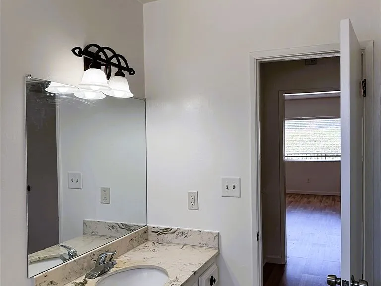 2310 Washington Cir #F — Photo 13