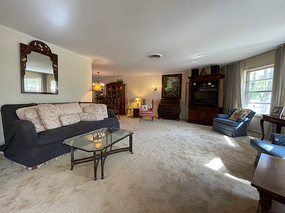 2nd image of 1 Park Ln